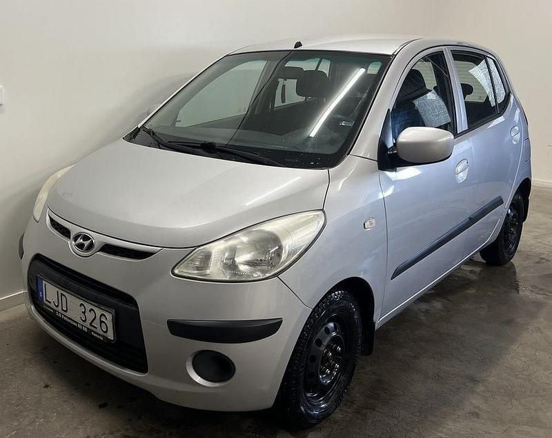 Silver Begagnad 2008 Hyundai i10 Halvkombi | 28 900 kr (Marknadspris) - Bild 1/4