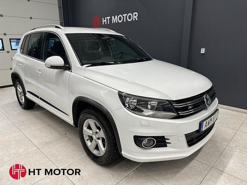 Vit Begagnad 2014 VW Tiguan R-line SUV | 149 400 kr (Lite dyr) - Bild 1/4