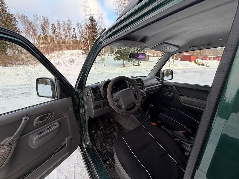 Begagnad Suzuki Jimny 80 HK (58 kW) 1999 SUV