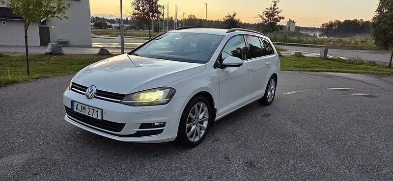 Vit Begagnad 2014 VW Golf VII GT Kombi | 85 000 kr (Superpris) - Bild 1/4