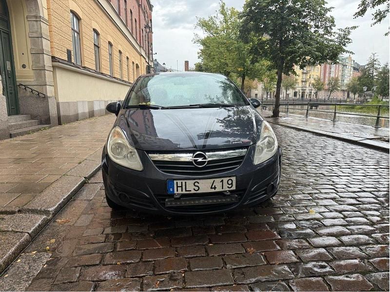 Blå Begagnad 2008 Opel Corsa Halvkombi | 26 000 kr (Marknadspris) - Bild 1/4