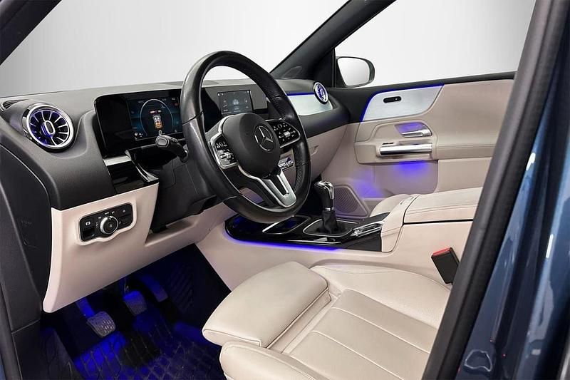 Begagnad Mercedes B180 138 HK (101 kW) 2019 Blå Minibuss