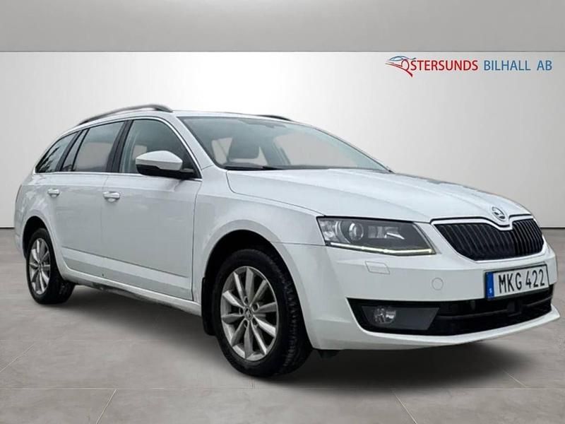 Vit Begagnad 2014 Skoda Octavia Kombi | 109 900 kr (Dyr) - Bild 1/4