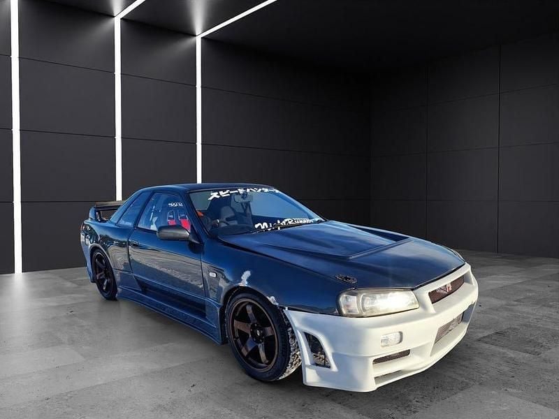 Begagnad Nissan Skyline GT 280 HK (205 kW) 1991 Svart Sportkupé