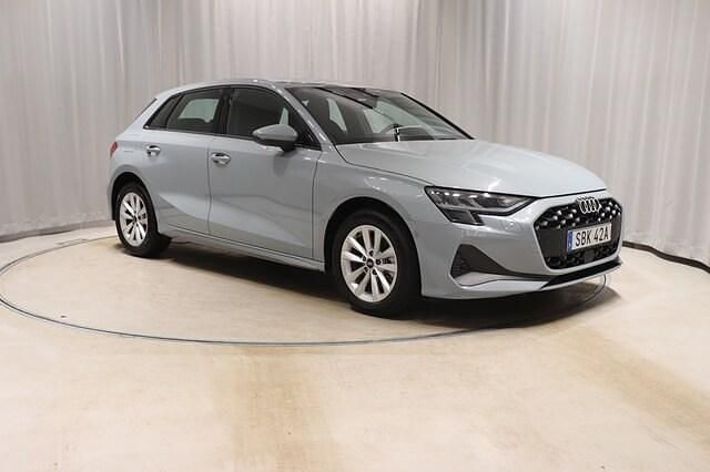 Begagnad Audi A3 Proline 150 HK (110 kW) 2024 Pilgrå pärleffekt