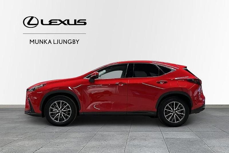 Begagnad Lexus NX350h Business Edition 242 HK (177 kW) 2023 Röd SUV