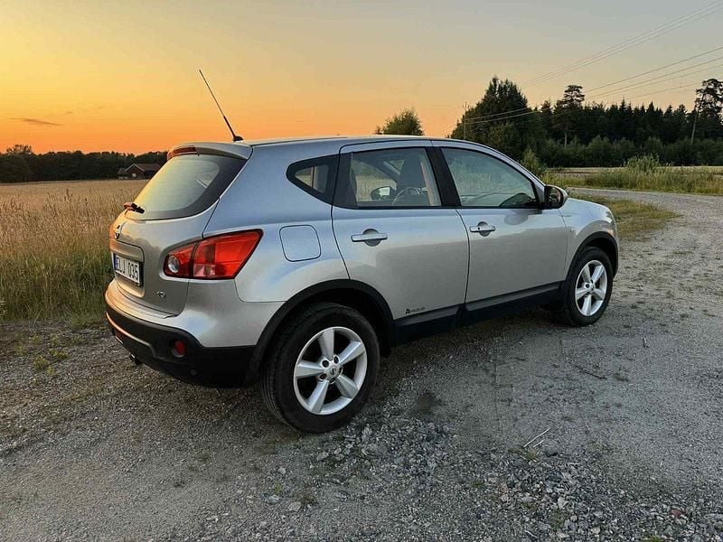 Silver Begagnad 2008 Nissan Qashqai SUV | 37 000 kr (Lite dyr) - Bild 1/4