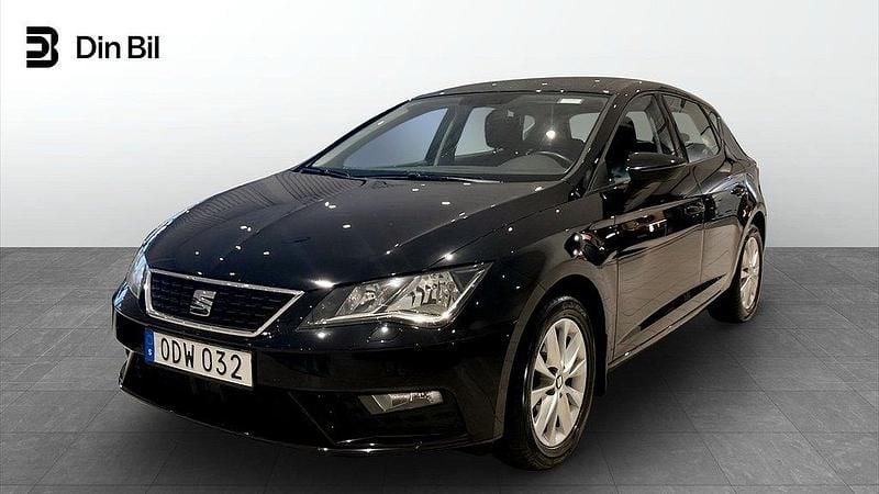 Svart (midnight black metallic) Begagnad 2018 Seat Leon Style Kombi | 129 900 kr (Marknadspris) - Bild 1/4
