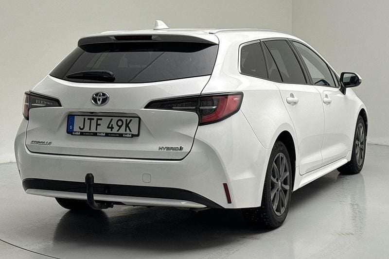 Begagnad Toyota Corolla Style 122 HK (89 kW) 2022 Vit Kombi