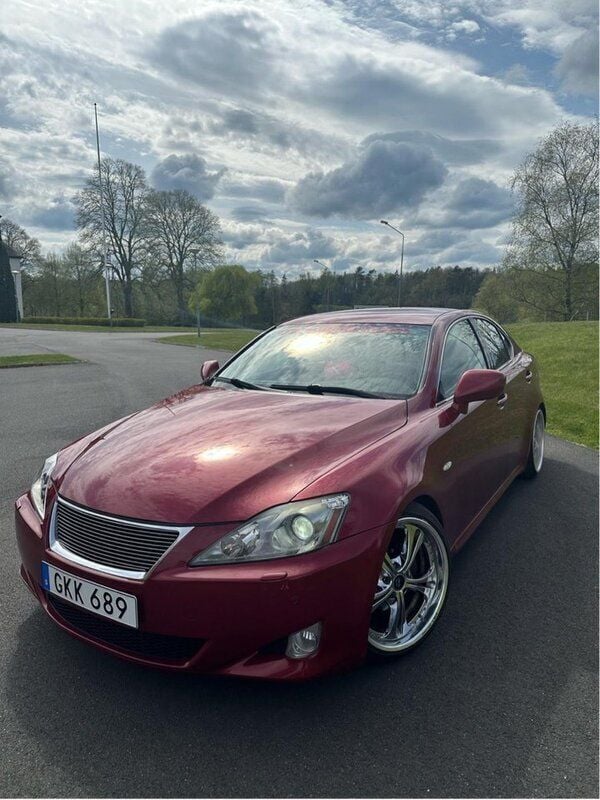 Röd Begagnad 2008 Lexus IS250 Sedan | 75 000 kr (Superpris) - Bild 1/4