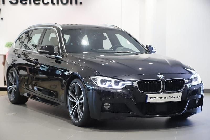 Svart Begagnad 2015 BMW 330 M Sport Kombi | 259 000 kr (Marknadspris) - Bild 1/3
