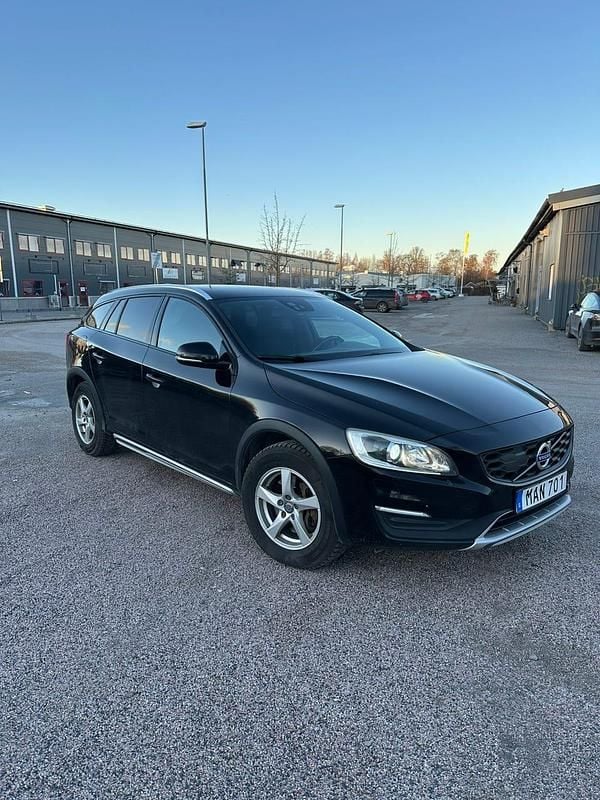 Begagnad Volvo V60 CC 150 HK (110 kW) 2016 Kombi