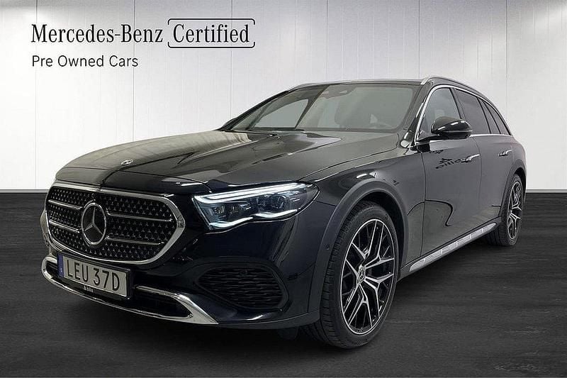Svart Begagnad 2024 Mercedes E220 Avantgarde SUV | 749 900 kr - Bild 1/4