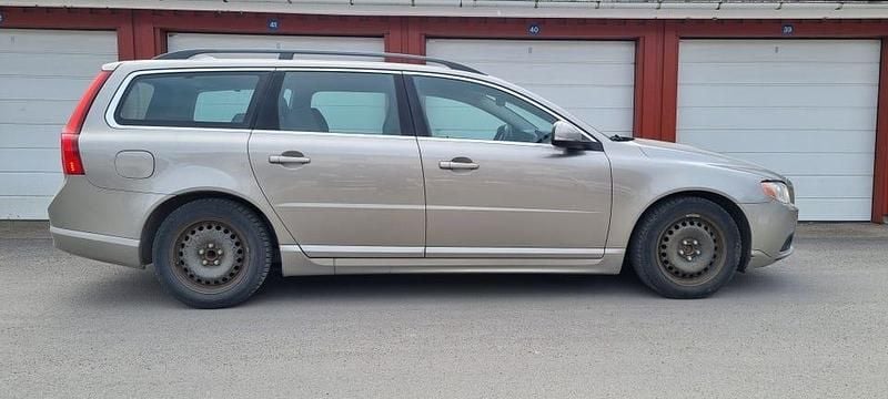 Begagnad 2012 Volvo V70 Kombi | 46 000 kr (Superpris) - Bild 1/4
