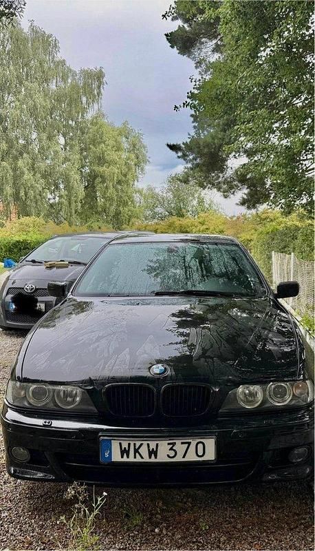 Svart Begagnad 2003 BMW 530 M Sport Sedan | 59 000 kr (Bra pris) - Bild 1/3