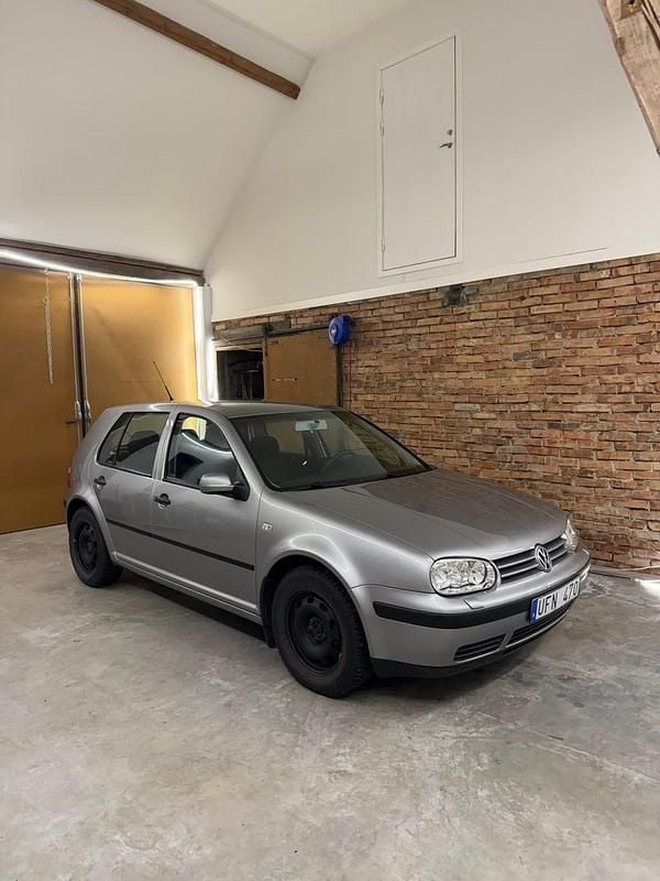 Begagnad 2003 VW Golf IV | 27 500 kr (Marknadspris) - Bild 1/4