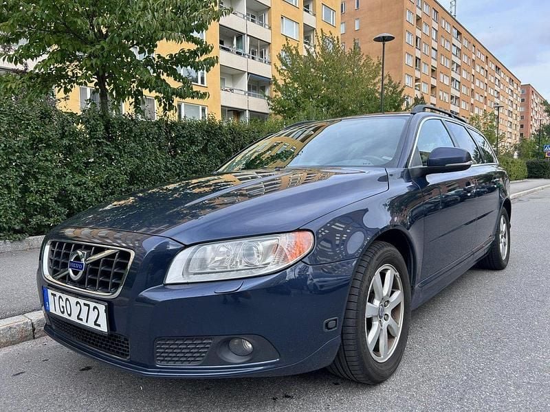 Blå Begagnad 2013 Volvo V70 Momentum Kombi | 79 000 kr (Bra pris) - Bild 1/4
