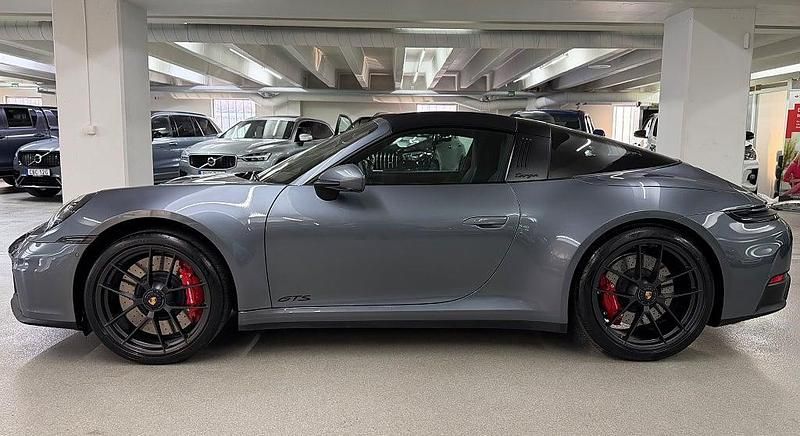 Begagnad Porsche 911 541 HK (397 kW) 2025