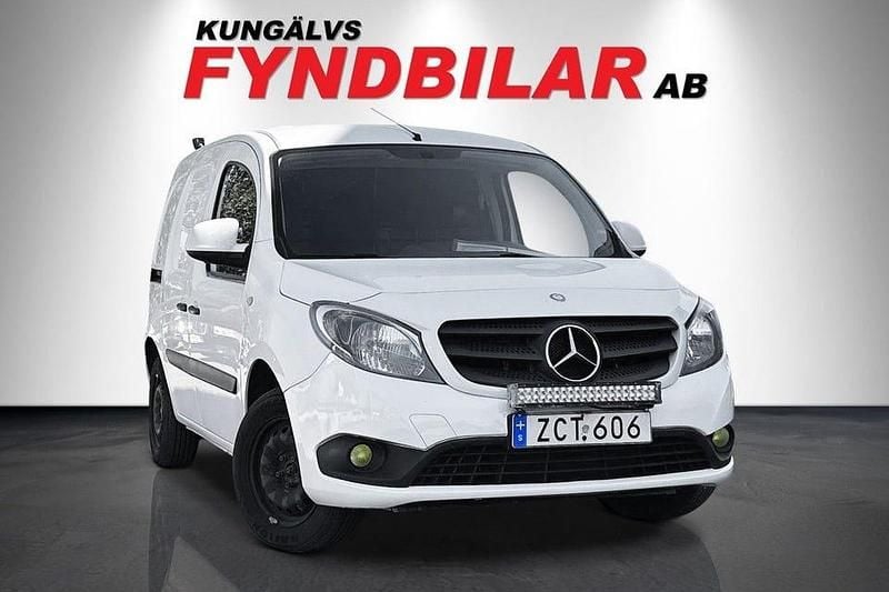 Vit Begagnad 2018 Mercedes Citan 109 Van | 104 900 kr (Marknadspris) - Bild 1/3
