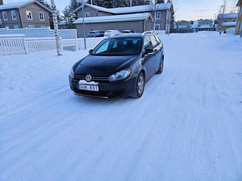 Begagnad 2011 VW Golf VI Halvkombi | 41 000 kr (Marknadspris) - Bild 1/4