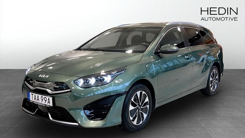 Grön Begagnad 2022 Kia Ceed Sportswagon Kombi | 249 900 kr (Marknadspris) - Bild 1/4