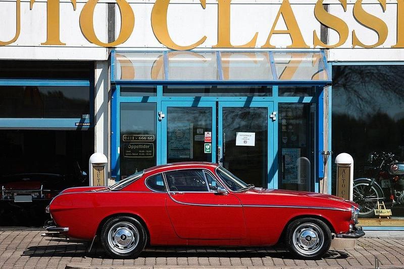 Röd Begagnad 1966 Volvo P1800 Sportkupé | 359 000 kr - Bild 1/4