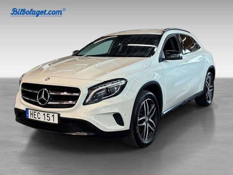Vit Begagnad 2015 Mercedes GLA220 SUV | 149 900 kr - Bild 1/4