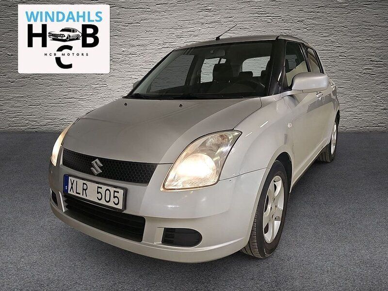 Silver Begagnad 2005 Suzuki Swift Halvkombi | 39 000 kr (Dyr) - Bild 1/4