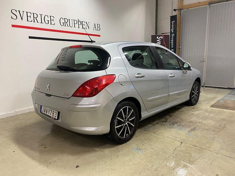 Begagnad Peugeot 308 120 HK (88 kW) 2009 Ljusgrå (grå) Halvkombi