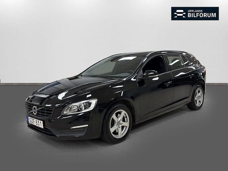 Svart Begagnad 2018 Volvo V60 Kinetic Kombi | 149 000 kr (Superpris) - Bild 1/4