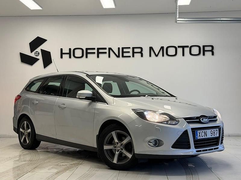 Begagnad Ford Focus Titanium 101 HK (74 kW) 2013 Grå Kombi