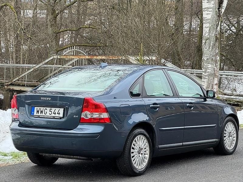 Begagnad Volvo S40 Momentum 170 HK (125 kW) 2005 Blå Sedan