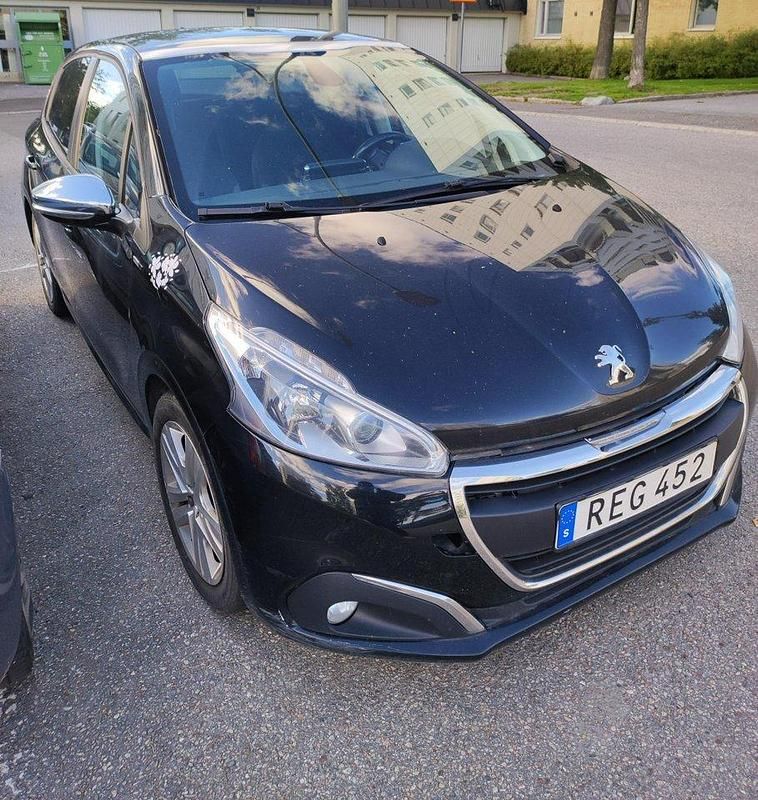 Svart Begagnad 2016 Peugeot 208 Halvkombi | 26 000 kr - Bild 1/4