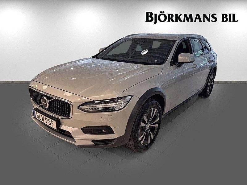 Vit Begagnad 2020 Volvo V90 CC Momentum Kombi | 349 800 kr (Marknadspris) - Bild 1/4
