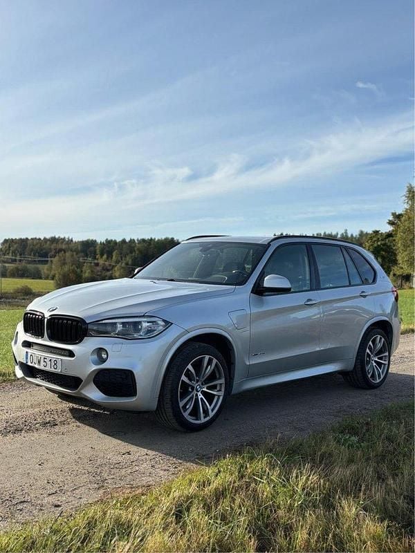Silver Begagnad 2017 BMW X5 M Sport SUV | 279 000 kr (Lite dyr) - Bild 1/4