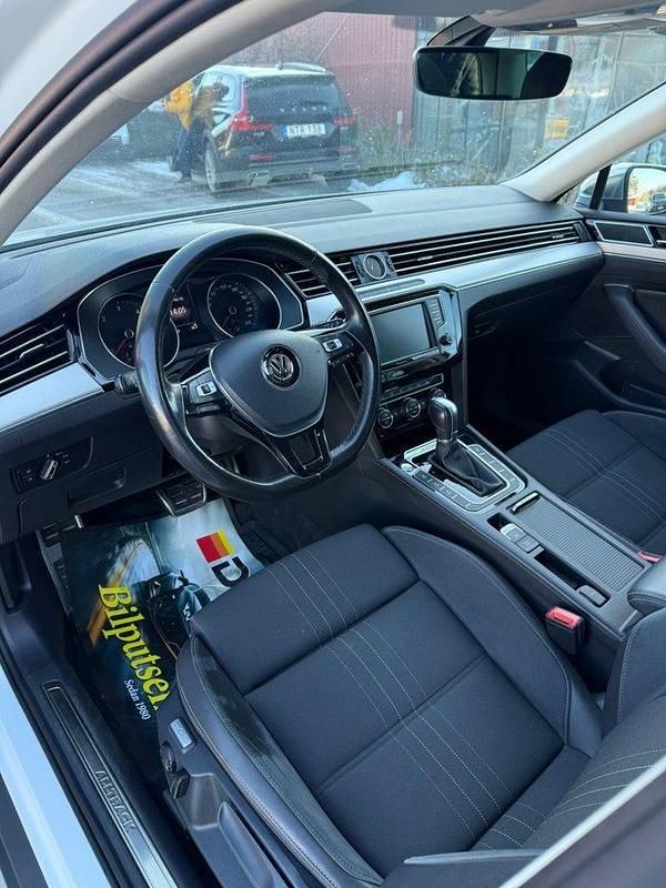 Begagnad VW Passat Alltrack 190 HK (139 kW) 2017 Vit Kombi