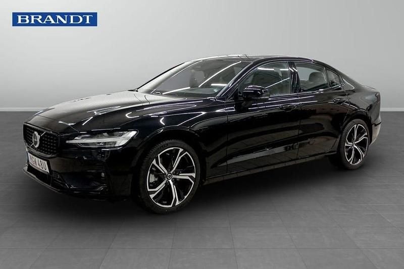 Svart Begagnad 2023 Volvo S60 Plus Sedan | 399 900 kr (Marknadspris) - Bild 1/4