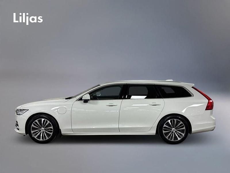 Begagnad Volvo V90 Momentum 397 HK (291 kW) 2020 Vit Kombi
