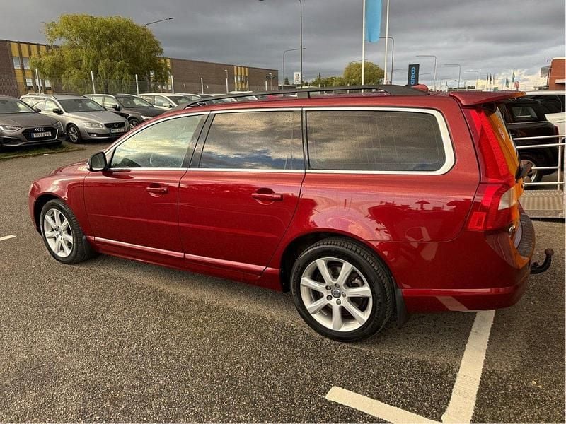 Röd Begagnad 2012 Volvo V70 Momentum Kombi | 79 900 kr (Bra pris) - Bild 1/4