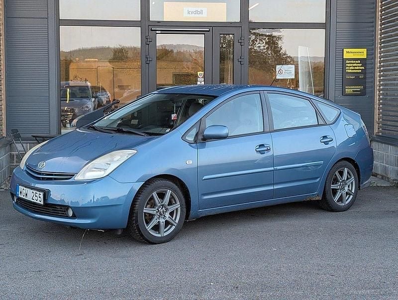 Blå Begagnad 2004 Toyota Prius Halvkombi | 19 900 kr (Superpris) - Bild 1/4
