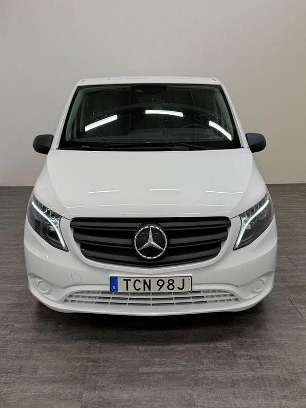 Vit Begagnad 2023 Mercedes Vito Van | 269 000 kr (Superpris) - Bild 1/4