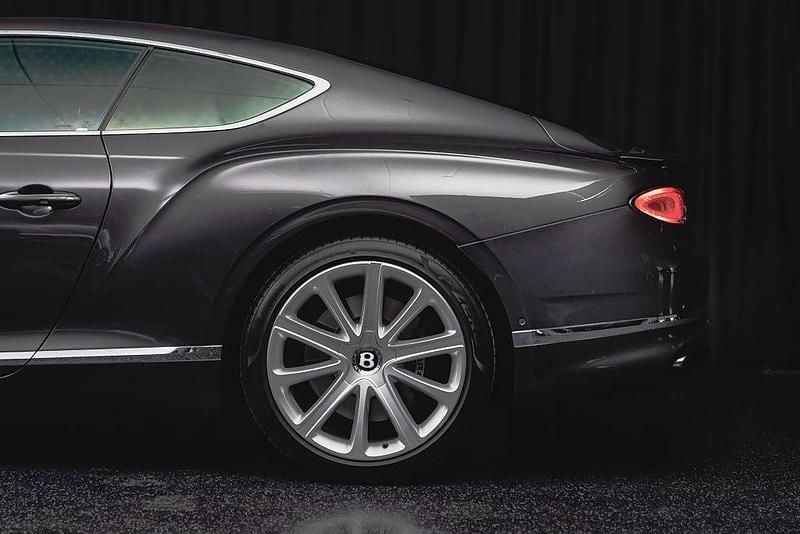 Begagnad Bentley Continental GT 635 HK (467 kW) 2018 Grå