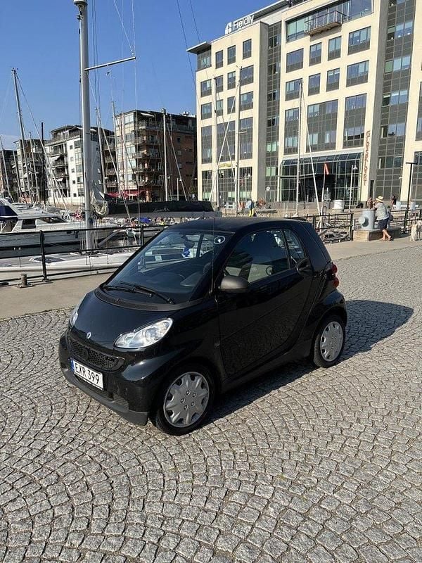 Svart Begagnad 2011 Smart ForTwo Coupé Sportkupé | 29 000 kr (Marknadspris) - Bild 1/4