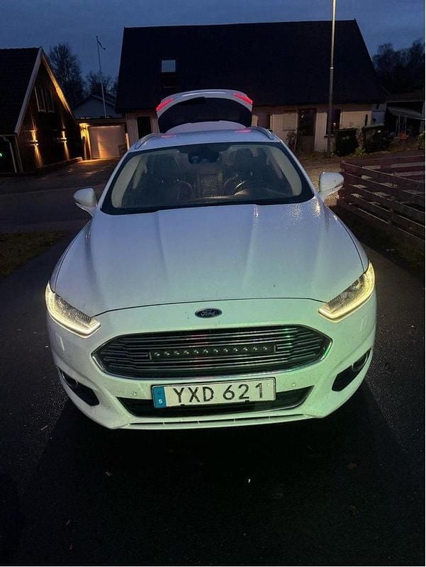 Vit Begagnad 2018 Ford Mondeo Titanium Kombi | 115 000 kr (Marknadspris) - Bild 1/4