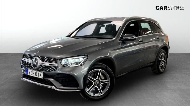 Grå Begagnad 2022 Mercedes GLC300e AMG SUV | 384 900 kr (Superpris) - Bild 1/4