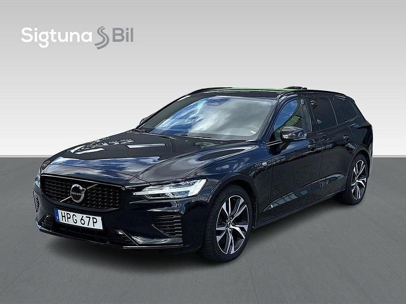 Svart Begagnad 2022 Volvo V60 R-Design Kombi | 394 900 kr (Marknadspris) - Bild 1/3