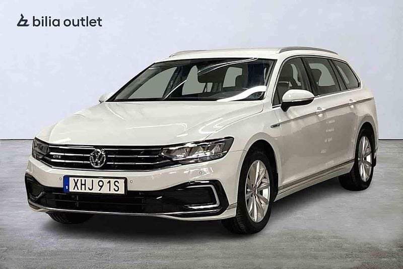 Vit Begagnad 2020 VW Passat GTE Kombi | 259 900 kr (Marknadspris) - Bild 1/1