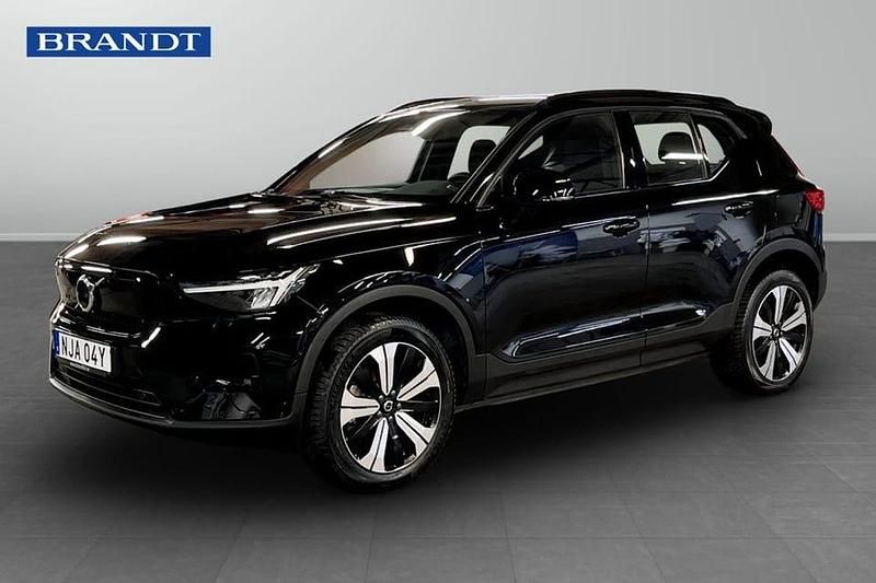 Begagnad Volvo XC40 Plus 175 kW (238 HK) 2023 Svart SUV