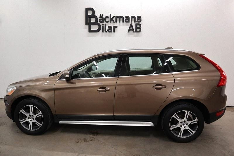Brun Begagnad 2012 Volvo XC60 Summum SUV | 117 000 kr (Marknadspris) - Bild 1/4