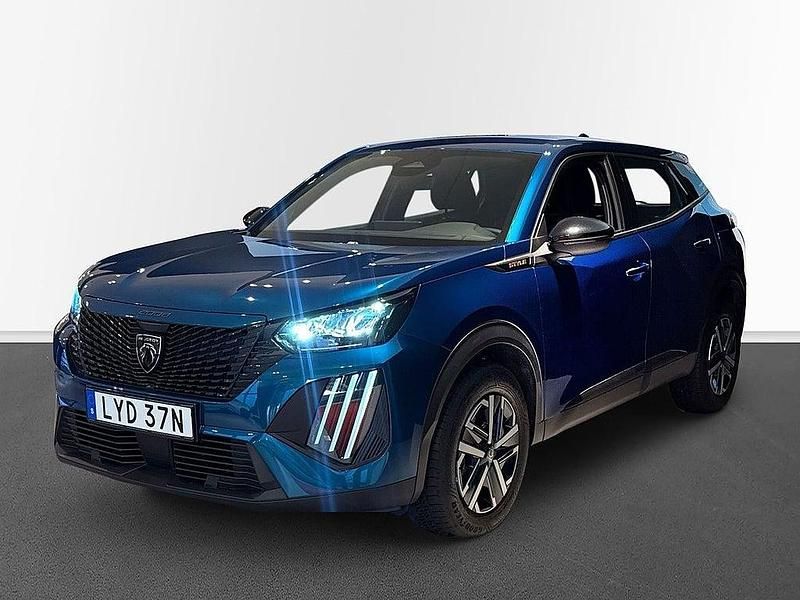 Blå Ny 2025 Peugeot 2008 Style SUV | 279 500 kr (Marknadspris) - Bild 1/4